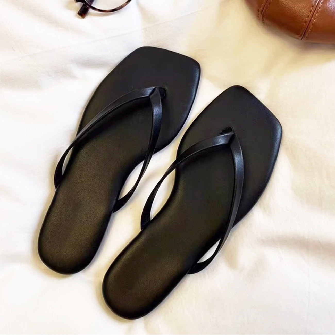 Damen Zehensteg-Sandalen mit modernem Design und ergonomischem Fußbett R&B