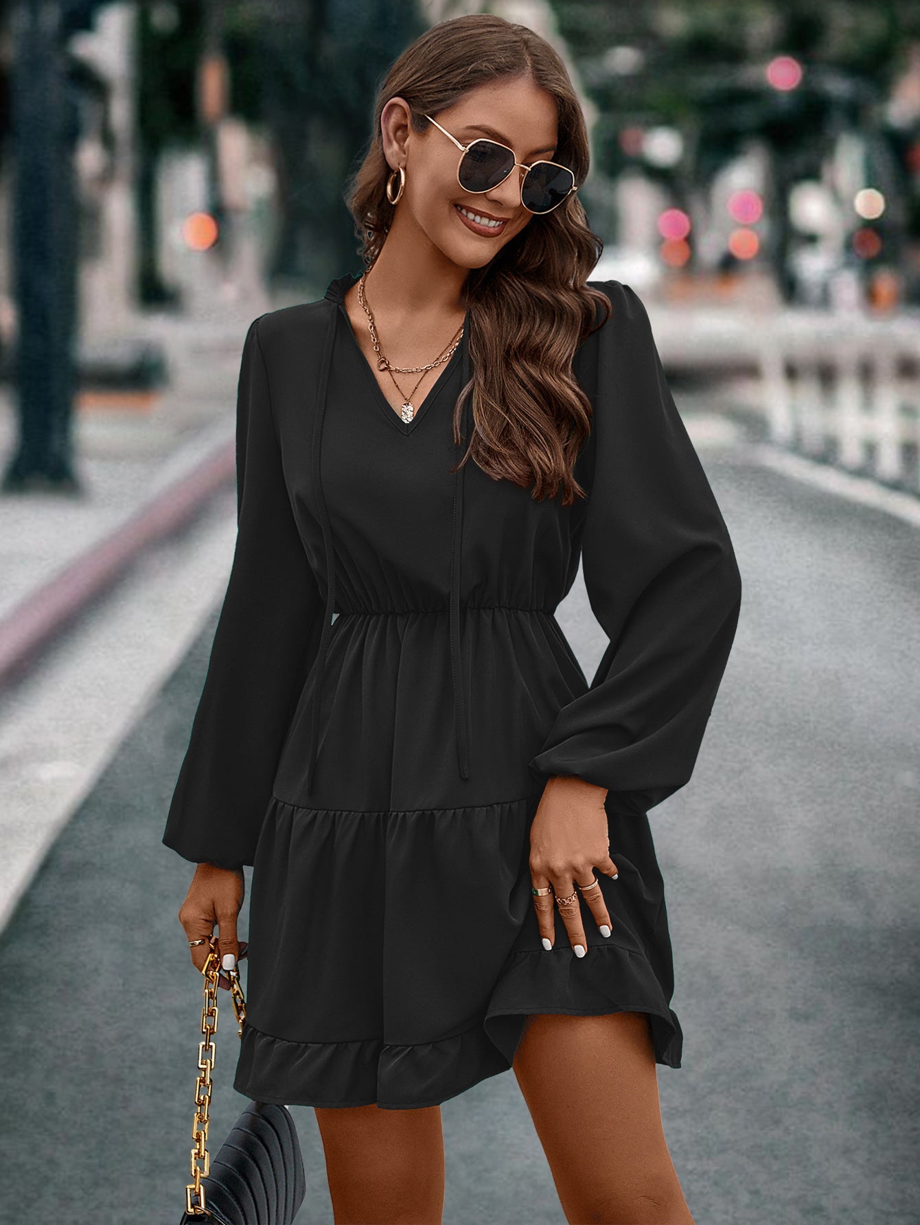 Damen kurzes Kleid mit lässigem Schnitt und Volantdetails R&B