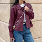 Damen Modische Kunstlederjacke mit klassischen Knopfdetails R&B
