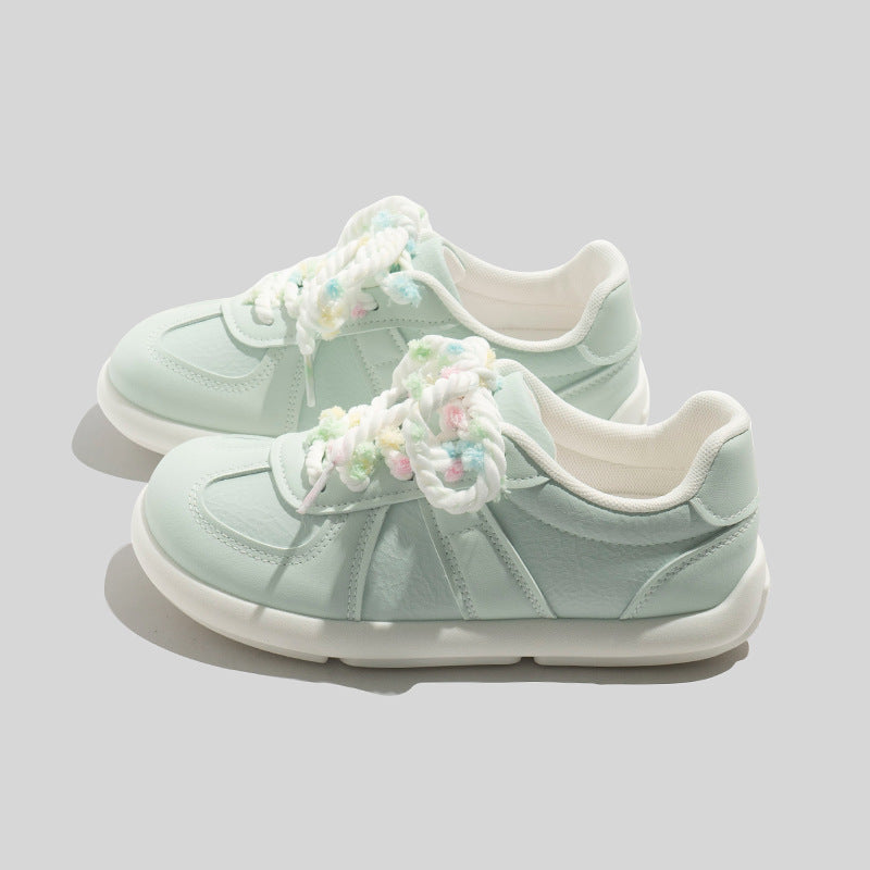 Damen Sneaker mit einzigartiger Blumendekoration und flexibler Komfortsohle