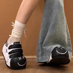 Damen bequeme Clogs mit praktischem Klettverschluss und einzigartigem Design R&B