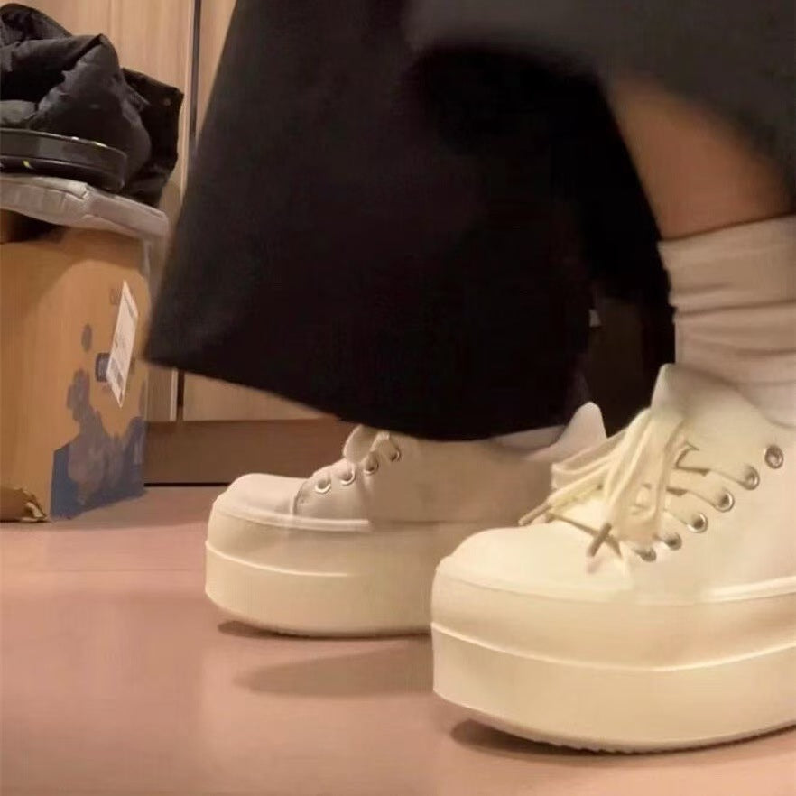 Damen Plateau-Sneaker mit stylischem Obermaterial und komfortabler Sohle R&B
