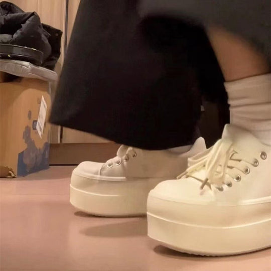 Damen Plateau-Sneaker mit stylischem Obermaterial und komfortabler Sohle R&B