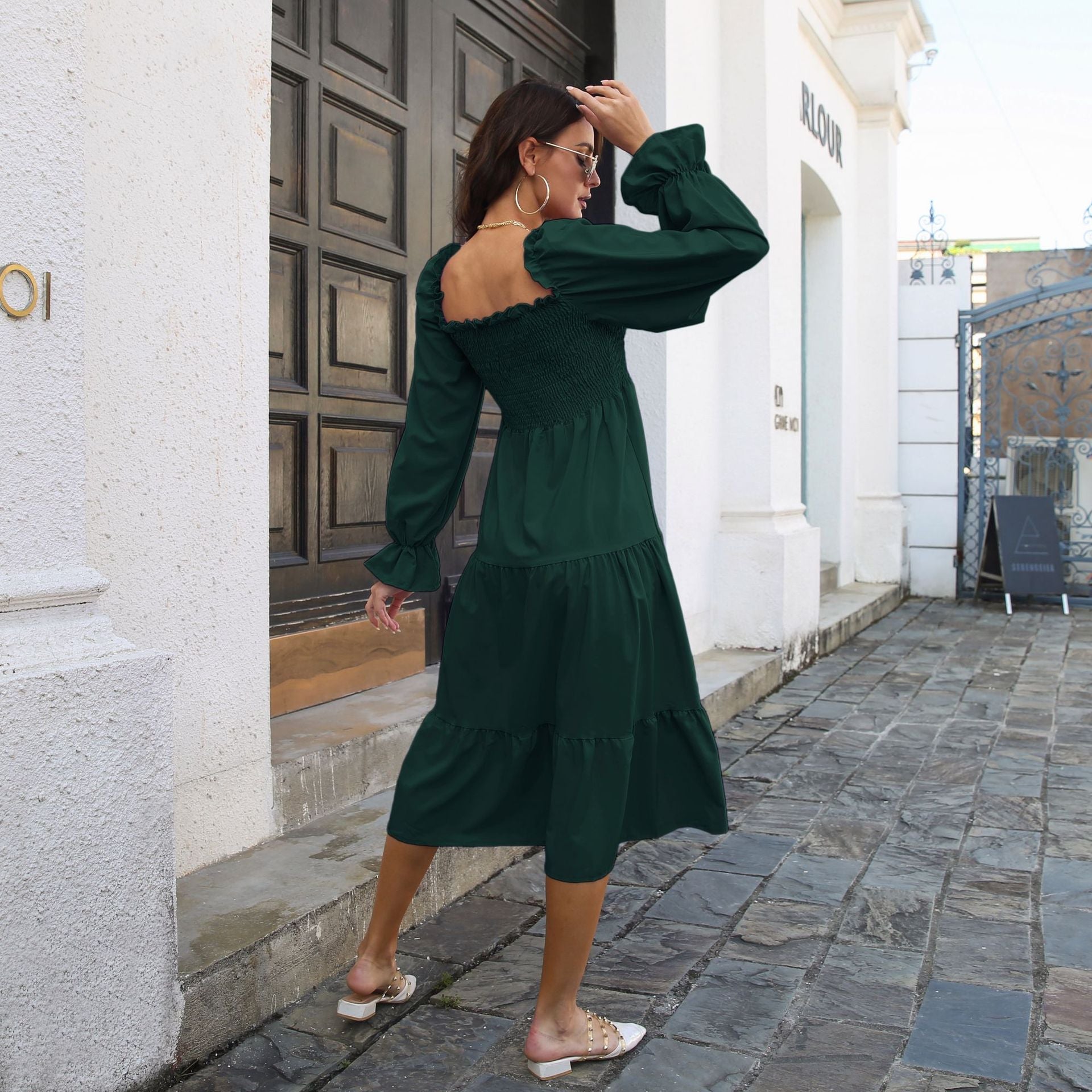 Damen Midi-Kleid mit schulterfreier Rückenpartie und Rüschendetails R&B