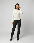 Figurbetontes Damen Langarmshirt mit Rundhals und eleganten Falten