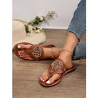 Damen Zehenstegsandalen mit dekorativem Metalldetail und rutschfester Sohle R&B