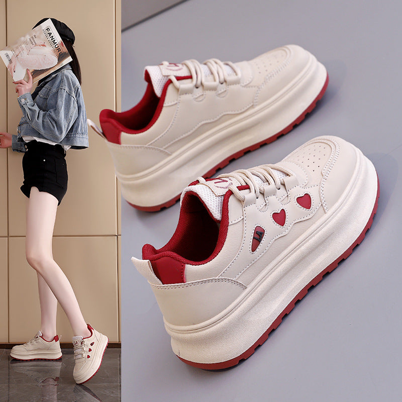 Damen Sportliche Sneakers mit Herz-Akzenten und kompaktem Profil R&B