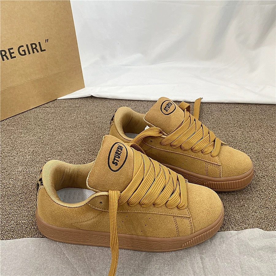 Damen Sneakers aus weichem Wildleder mit rutschfester Gummisohle