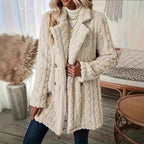 Damen Fleece-Winterjacke mit strukturiertem Design und eleganten Knöpfen