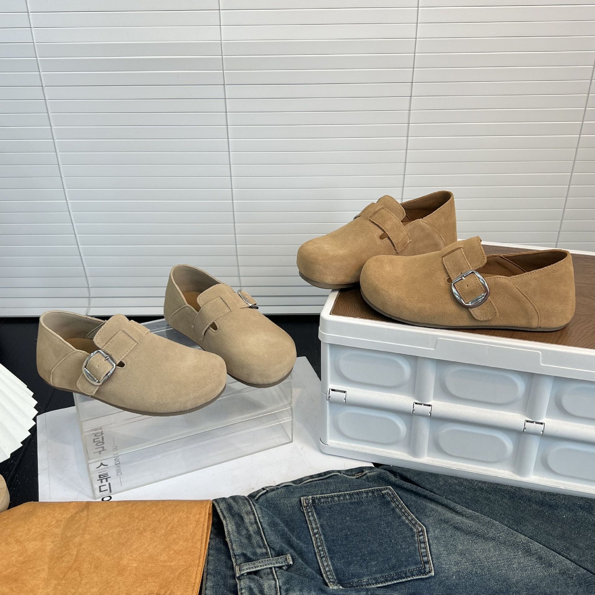 Damen Komfortable Clogs aus feinem Wildleder mit dekorativem Schnallenverschluss R&B