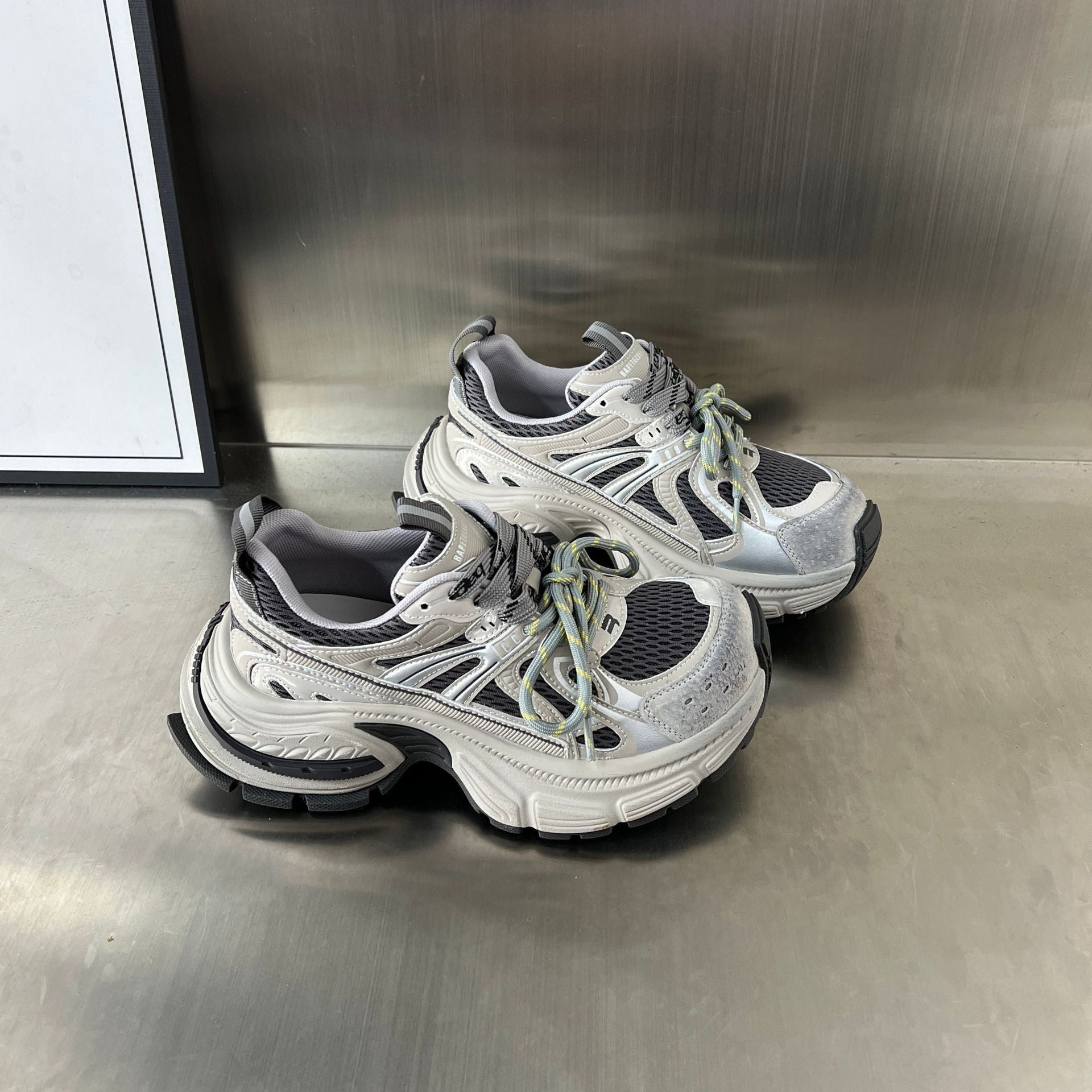 Damen Sportliche Sneakers mit atmungsaktivem Mesh-Einsatz und dämpfendem Komfort R&B