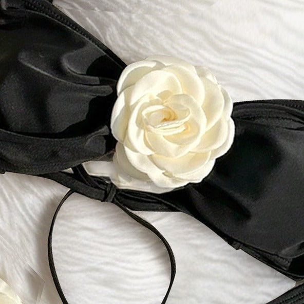 Damen Bikini mit dekorativen Blumenapplikationen R&B
