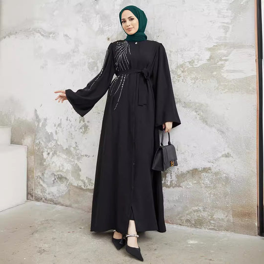 Damen Maxi-Kleid mit funkelnden Applikationen und elegantem Gürtel R&B