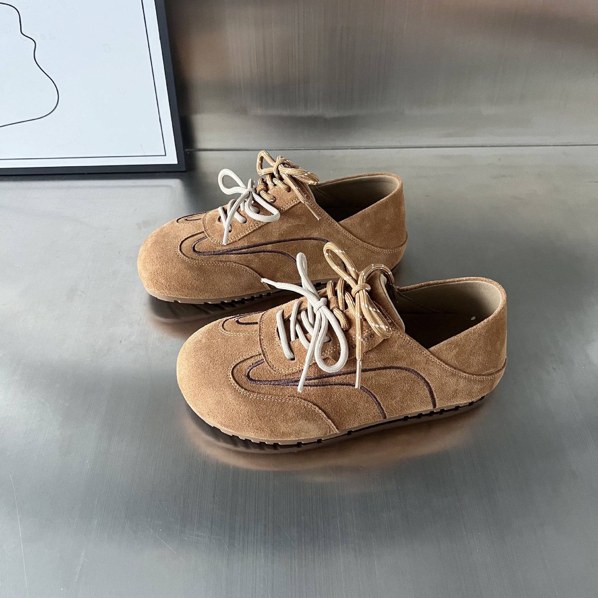 Damen modische Wildleder-Sneaker mit stilvollem Design und innovativem Schnürsystem R&B