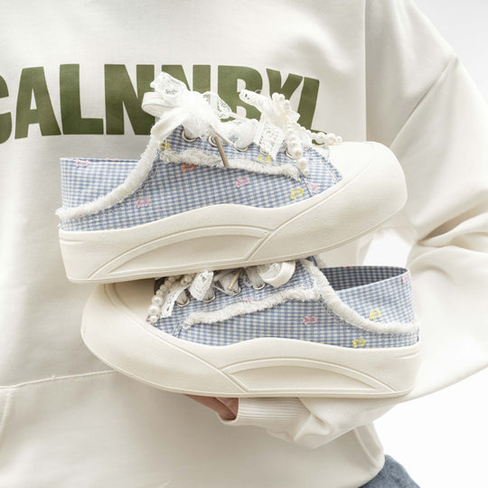 Damen Sneakers mit einzigartigen Spitzenverzierungen und komfortabler Sohle R&B