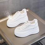 Damen Plateau-Sneaker mit modischen Mesh-Elementen und komfortabler Sohle