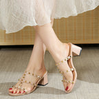 Damen Design-Sandalen mit Nietenakzenten und modernem Blockabsatz