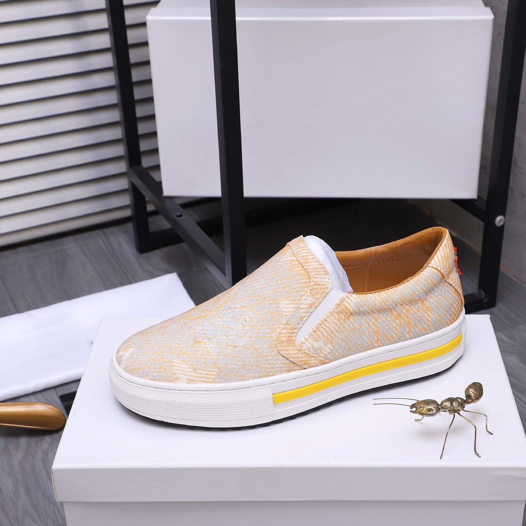 Damen Slip-On Sneakers mit atmungsaktiver und elastischer Oberflächenstruktur R&B