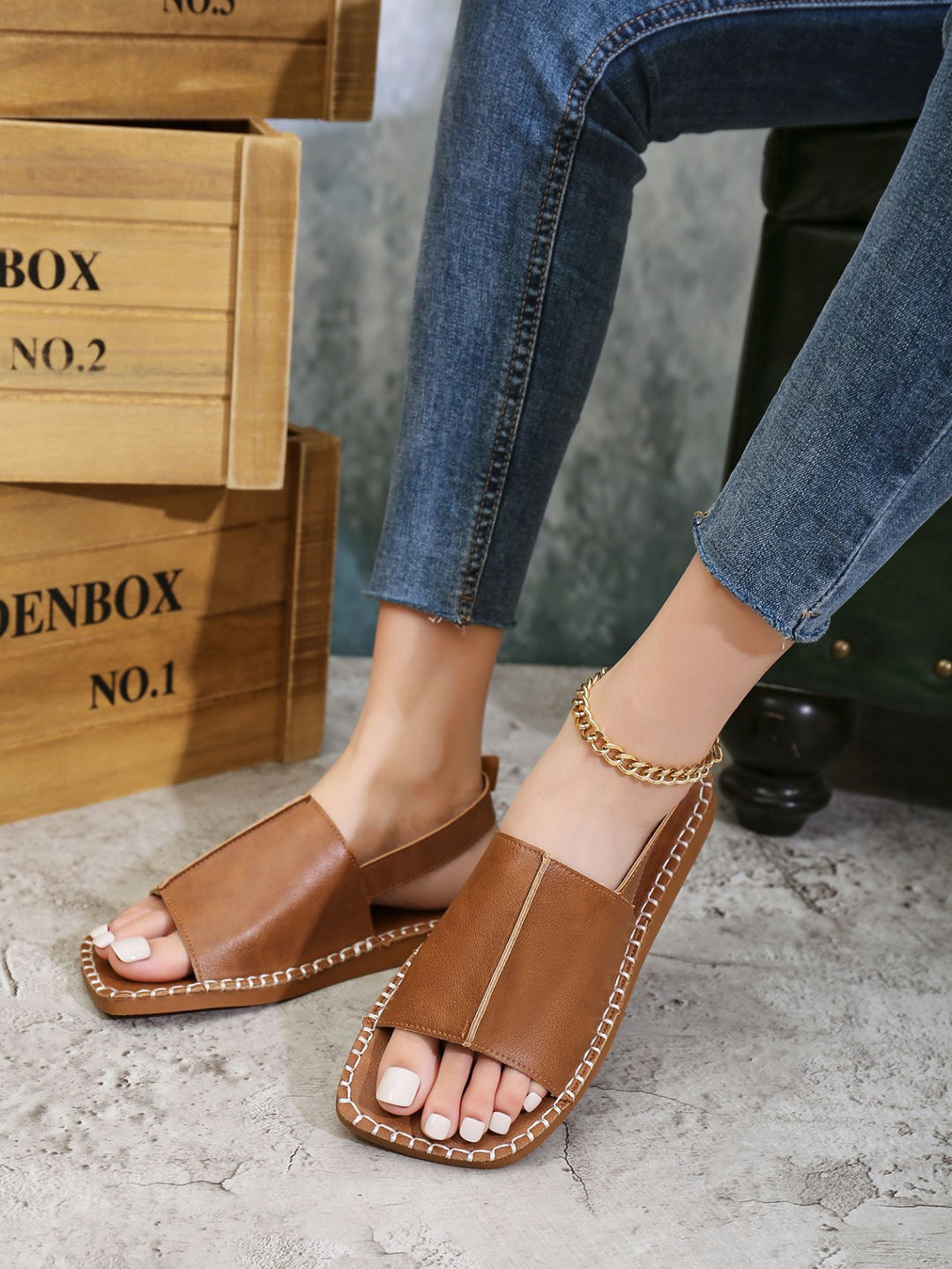 Damen Modische Riemensandalen mit eleganter Schnallenverzierung und gepolsterter Fußbettung R&B