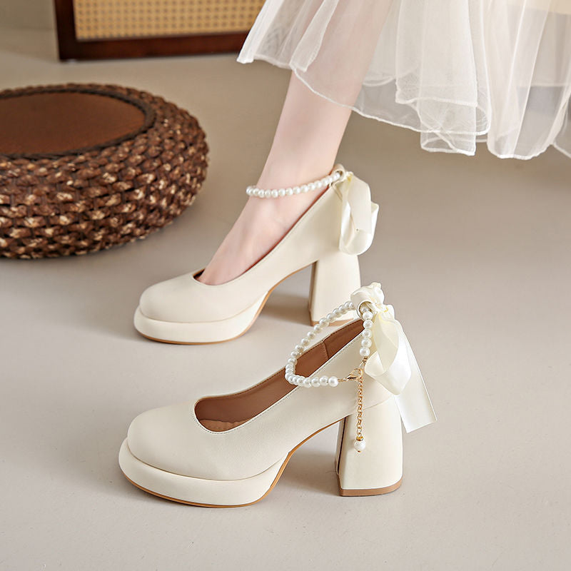 Damen elegante Blockabsatzpumps mit Perlenschmuck und transparentem Riemchen R&B