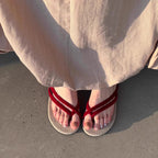 Damen Zehentrenner-Sandalen mit geflochtenem Riemendesign und ergonomischem Fußbett R&B