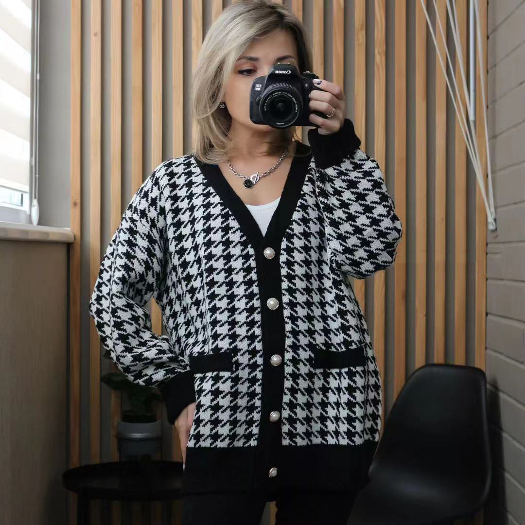 Damen modische Strickjacke mit klassischem Hahnentrittmuster und Knopfdetails R&B