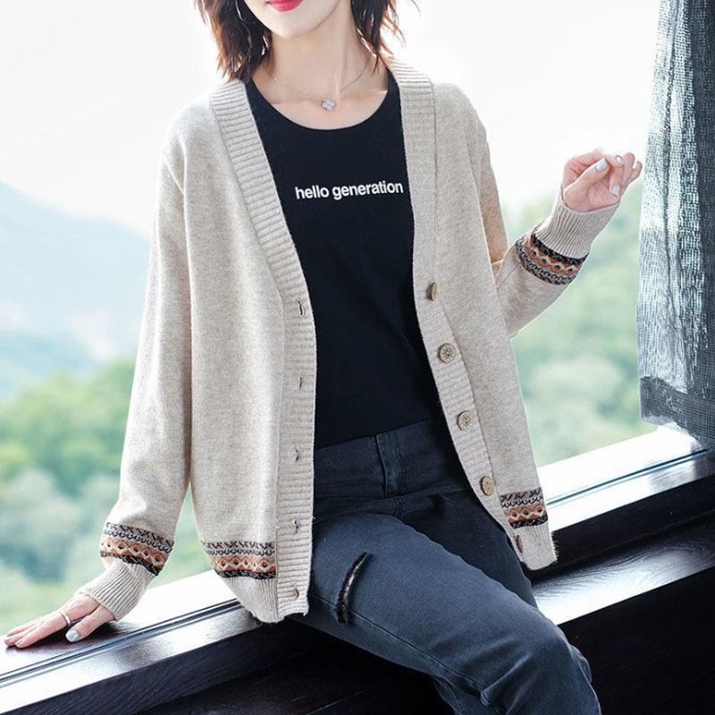 Damen Strickjacke mit kunstvollen Stickdetails und Knopfverschluss R&B