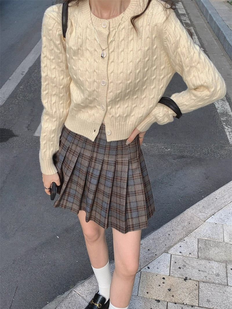 Damen gestrickte Bolerojacke mit Zopfstruktur R&B