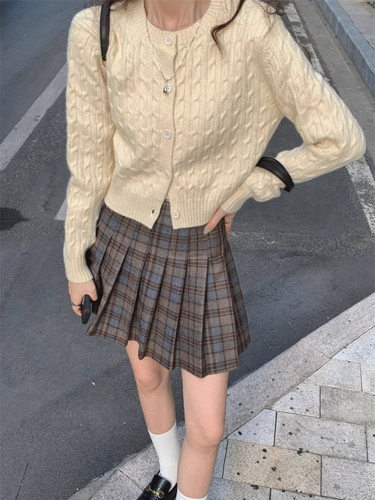 Damen gestrickte Bolerojacke mit Zopfstruktur R&B