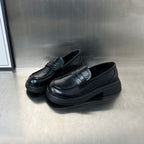 Damen Modische Slipper mit komfortablem Fußbett und edler Verzierungsnaht R&B