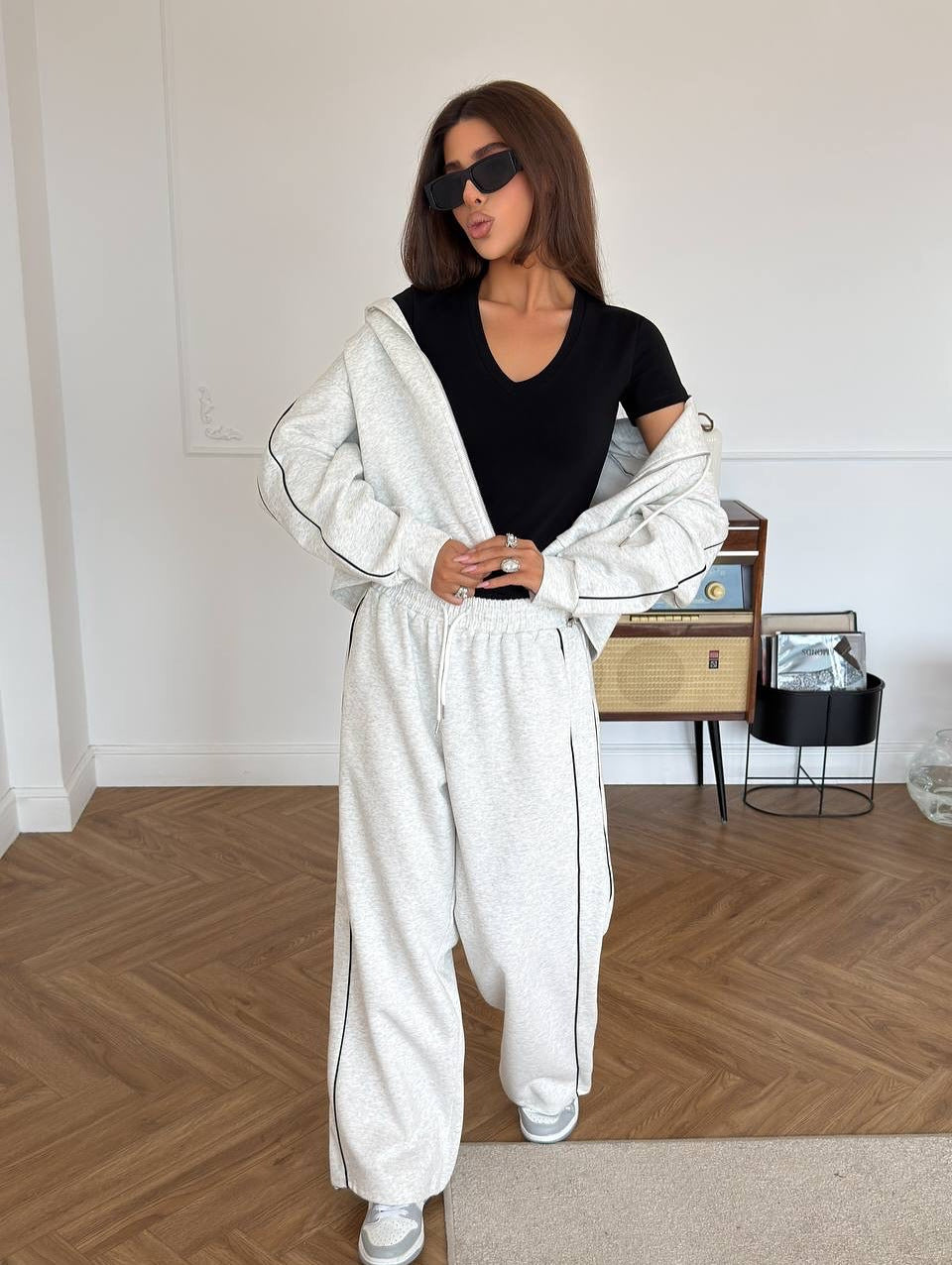 Damen sportliches Freizeit-Set aus trendigem Hoodie und weitem Stoffhose R&B