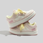 Damen Sneakers mit innovativem Komfortsystem und atmungsaktiver Oberflächenstruktur