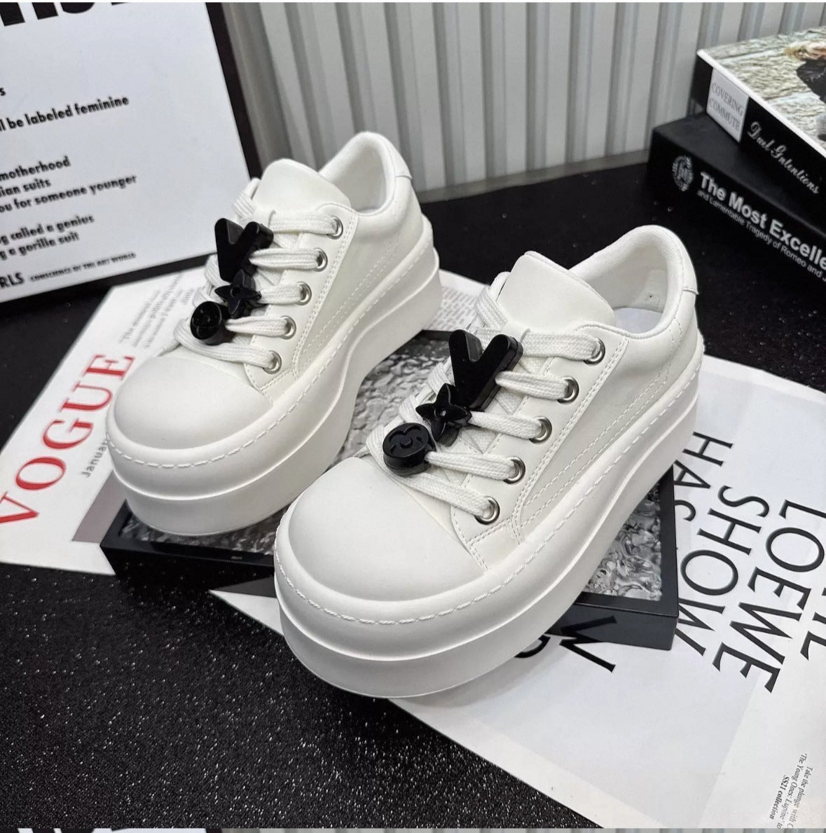 Damen Modische Sneakers mit auffälligem Design