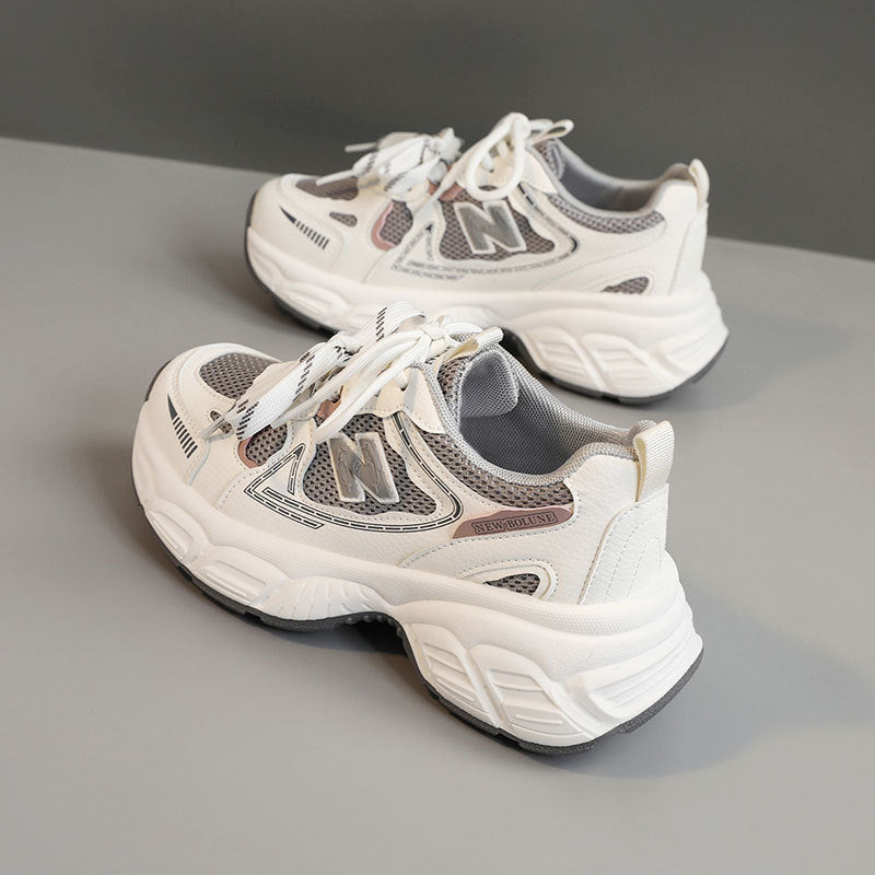 Damen moderne Laufsneaker mit atmungsaktiver Mesh-Oberfläche und dämpfender Sohle R&B