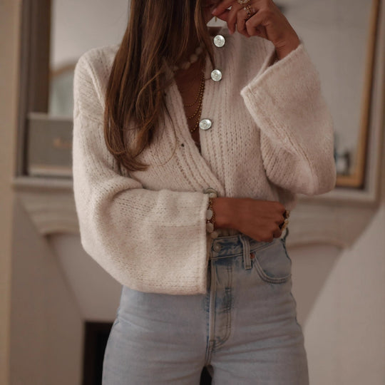 Damen kuschelige Strickjacke mit oversized Ärmeln und eleganten Perlenknöpfen R&B