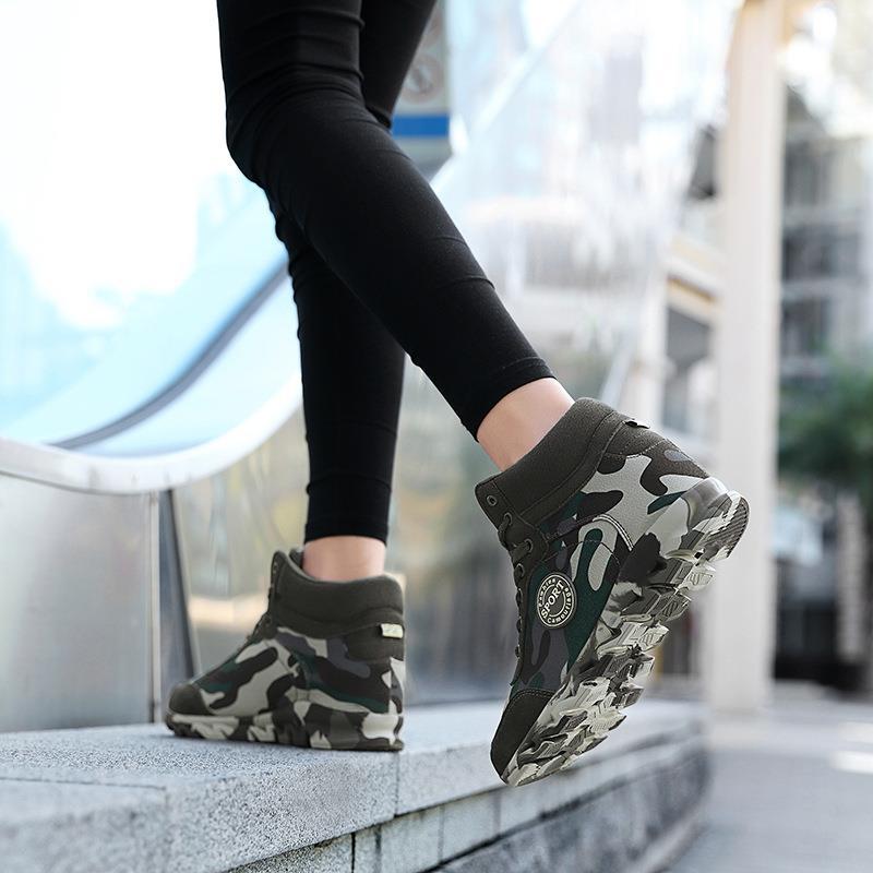 Damen Sportliche Chuck-Sneaker mit Camouflage-Muster