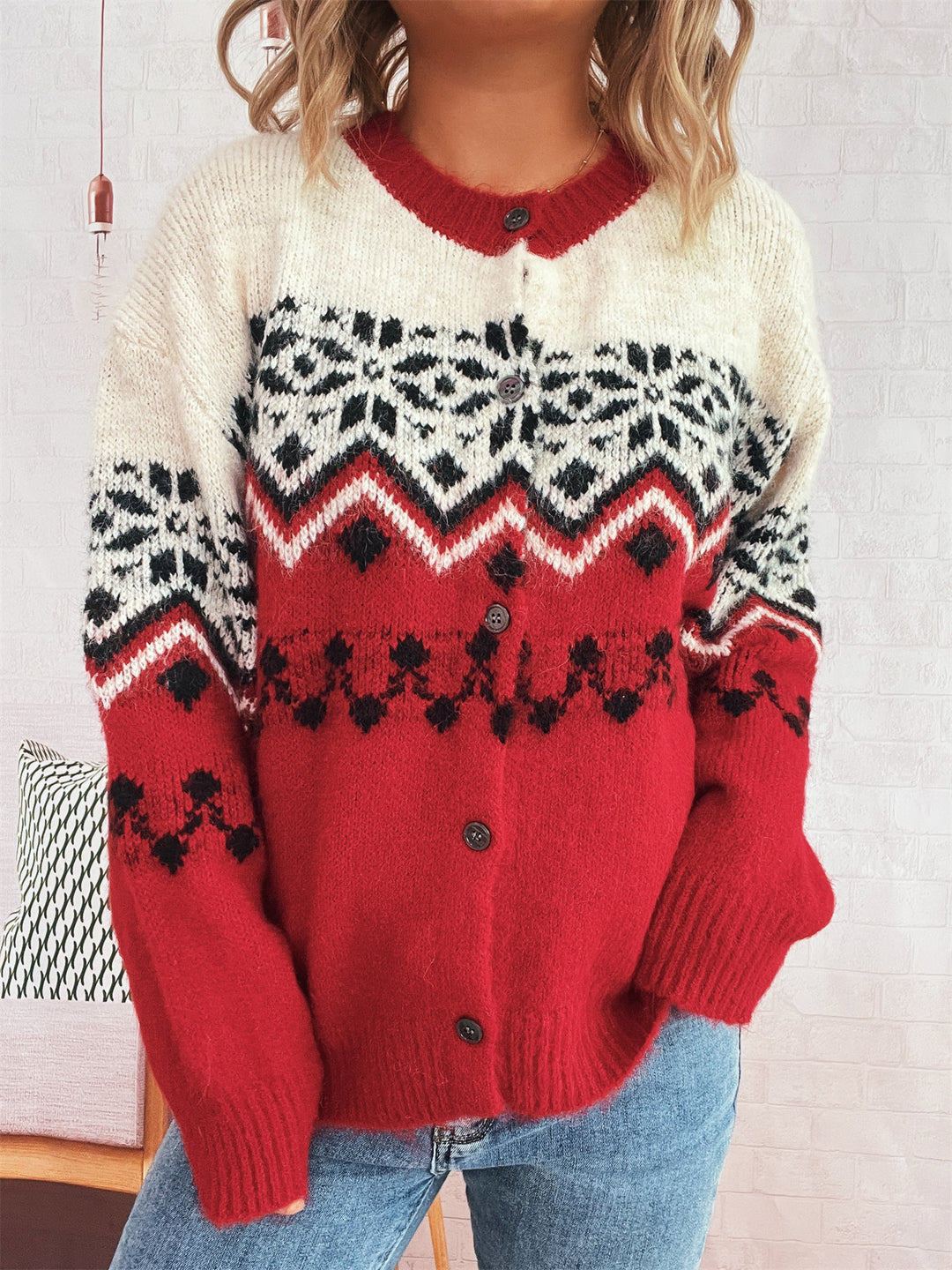 Damen kuschelige Strickjacke mit großem Muster und hochwertiger Verarbeitung R&B