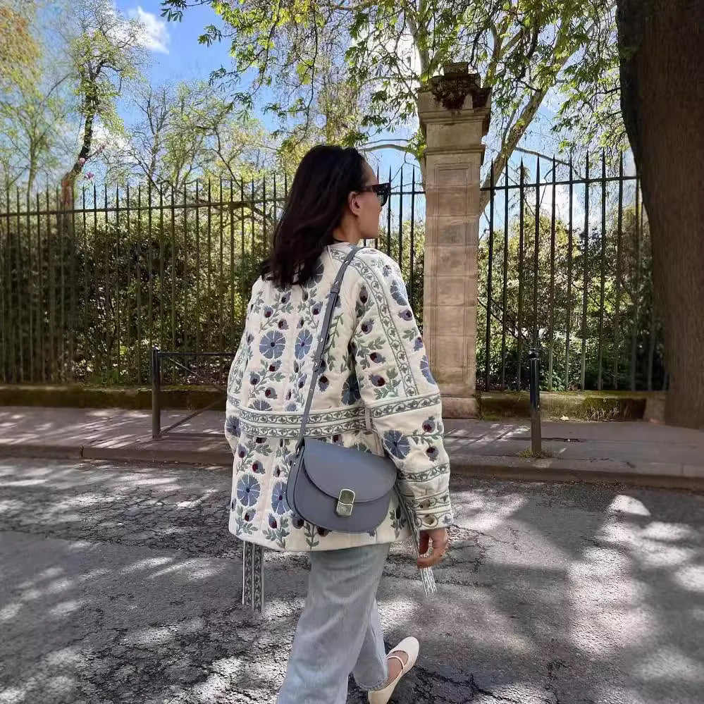 Damen gesteppte Jacke mit floralem Design und Knopfverschluss R&B