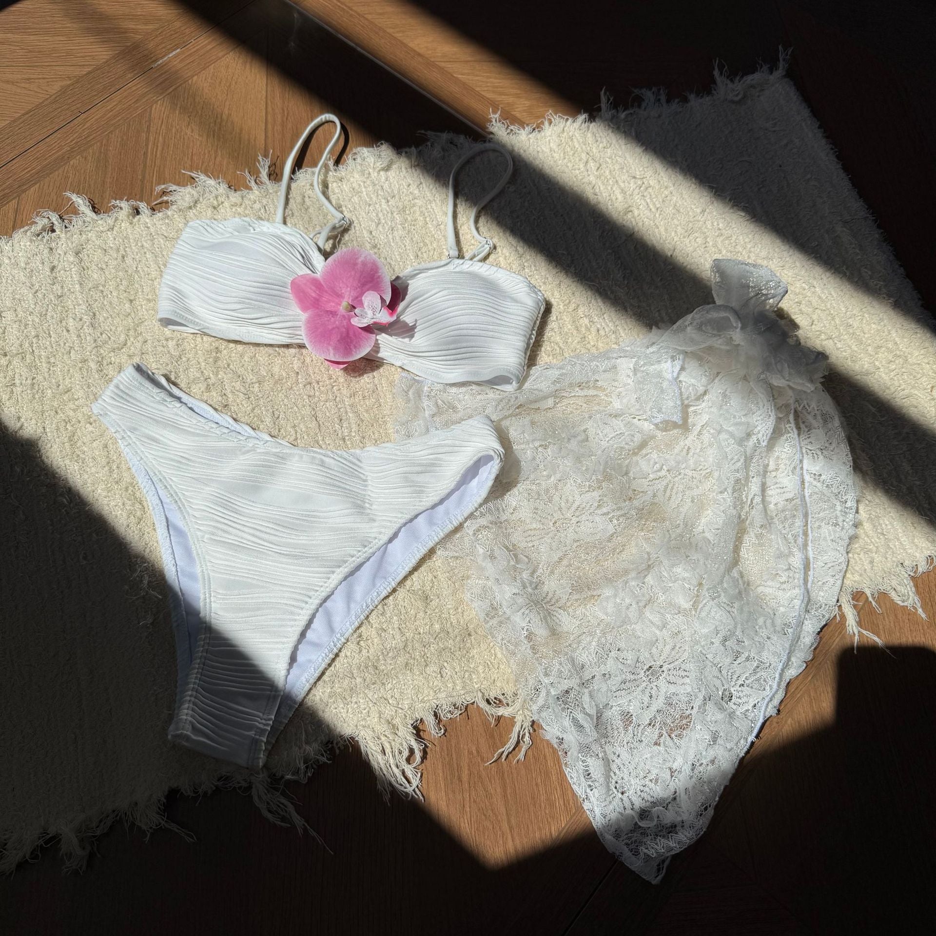 Damen Bikini-Set mit romantischem Spitzenüberwurf R&B