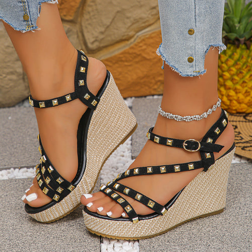 Damen Wedge-Sandalen mit eleganten Nieten und geflochtenem Absatz R&B