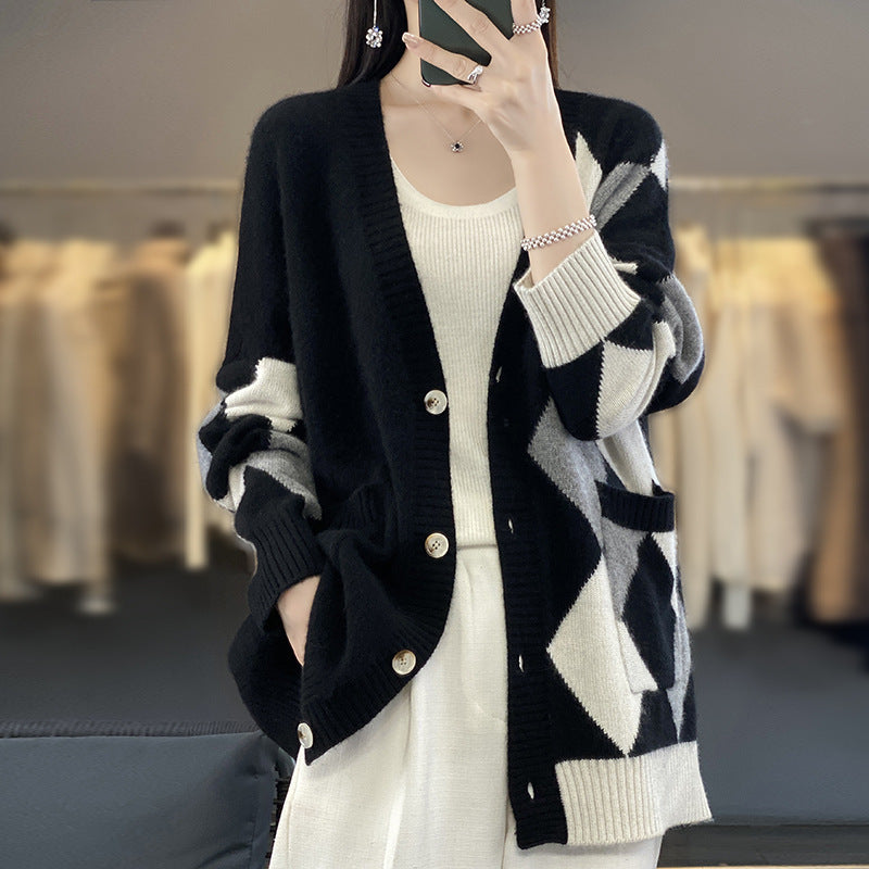Damen Grobstrickjacke mit modernem Karomuster und praktischen Taschen R&B