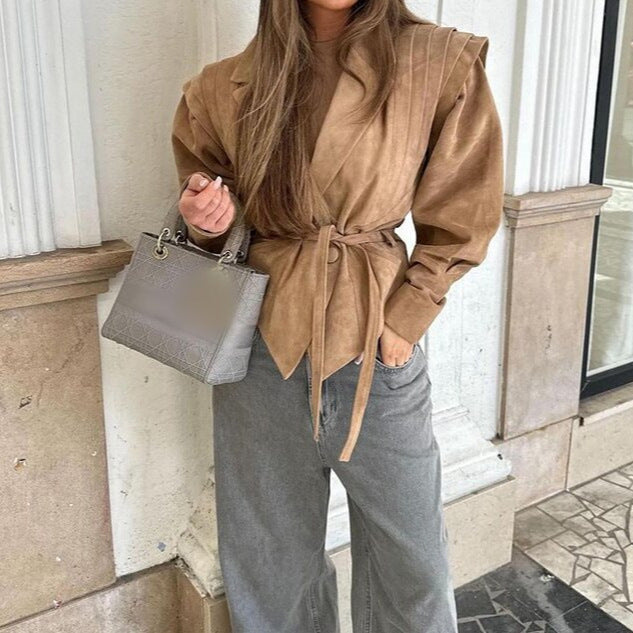 Damen Modische Wildlederjacke mit drapiertem Design und Taillengürtel