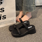 Damen Plüschsandalen mit innovativem Plateau R&B