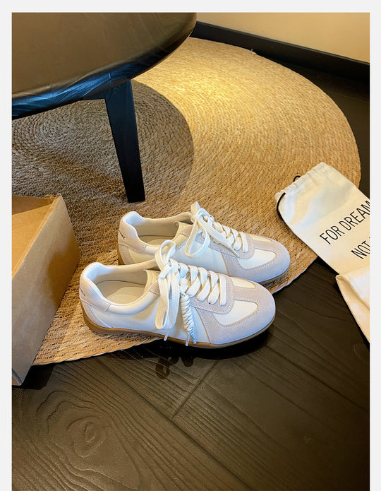 Damen Sportliche Sneakers mit atmungsaktivem Obermaterial und stylischen Schnürdetails R&B