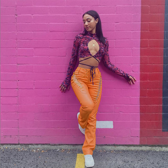 Damen Crop-Top mit innovativem Cut-Out-Design und langen Ärmeln R&B