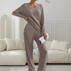 Damen Strickanzug mit modischem V-Ausschnitt und feinem Rippdesign R&B