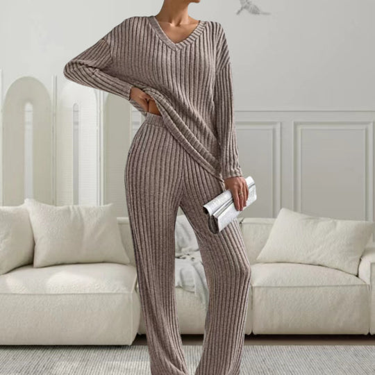 Damen Strickanzug mit modischem V-Ausschnitt und feinem Rippdesign R&B