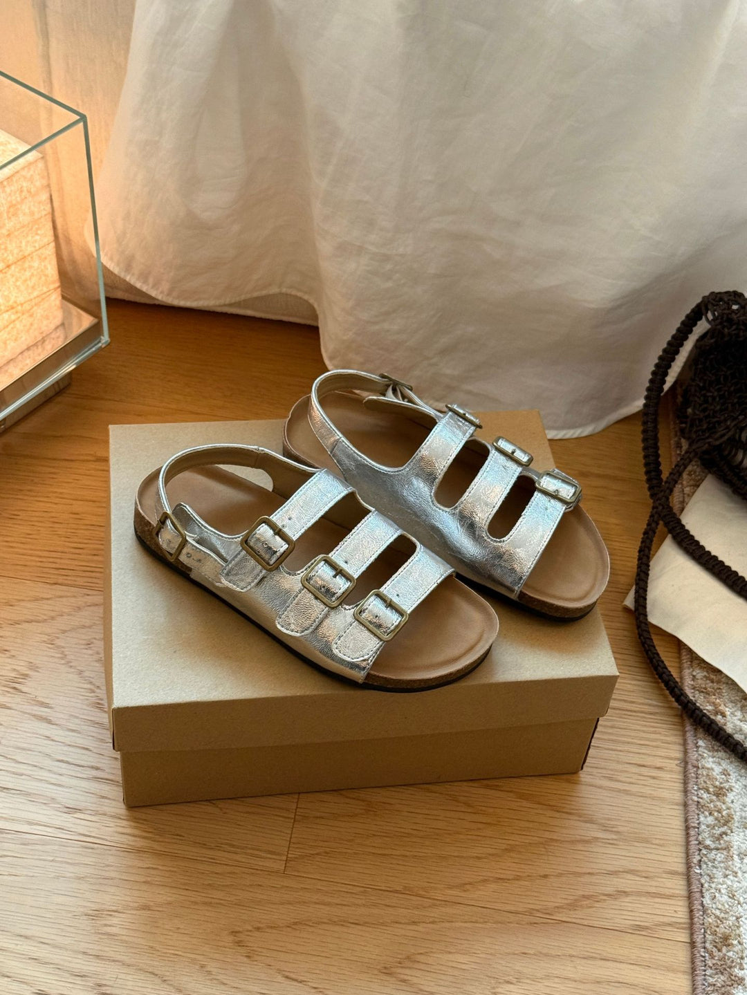 Damen Komfortable Zehentrenner-Sandalen mit verstellbaren Riemen und ergonomischer Fußbettgestaltung R&B