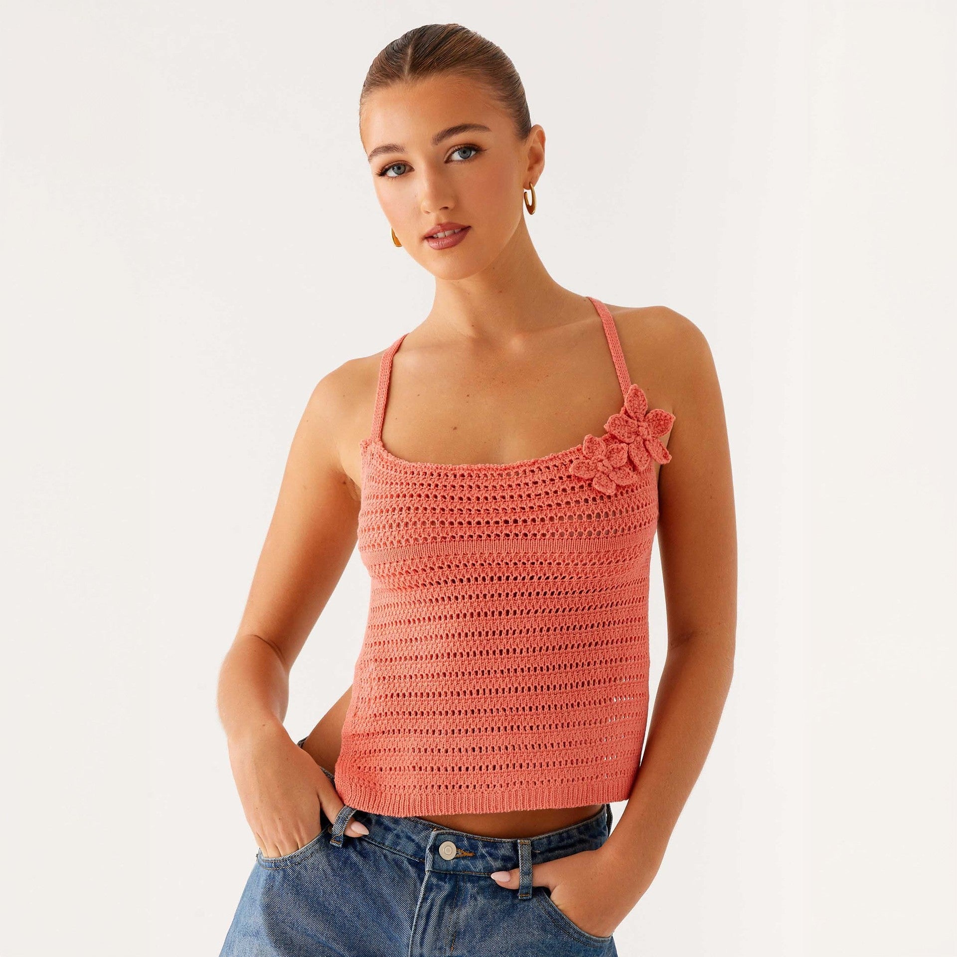 Damen gehäkeltes Top mit floralen Akzenten R&B