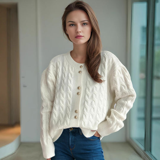 Damen Strickjacke mit eleganter Zopfmusterstruktur und dekorativen Knöpfen R&B